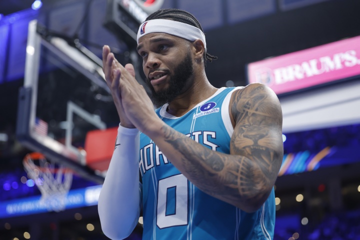 德甲投注-亨特或小桥去湖人？美记：Klutch有意推动旗下球员去湖人的交易